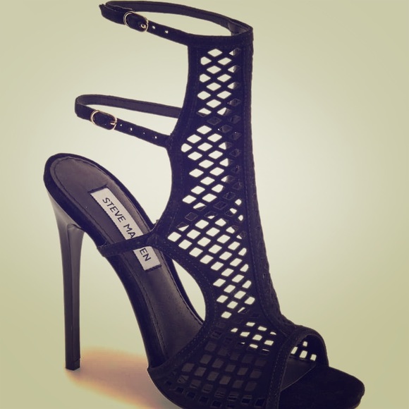 Women Heels - Picture 1 of 5